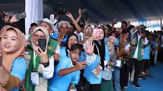 Presiden Prabowo Disambut Meriah Petani di Meriah Petani di Panen Raya Karawang