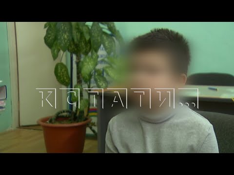 Из-за того, что сын хорошист получил двойку, мать набросилась на него с ножом