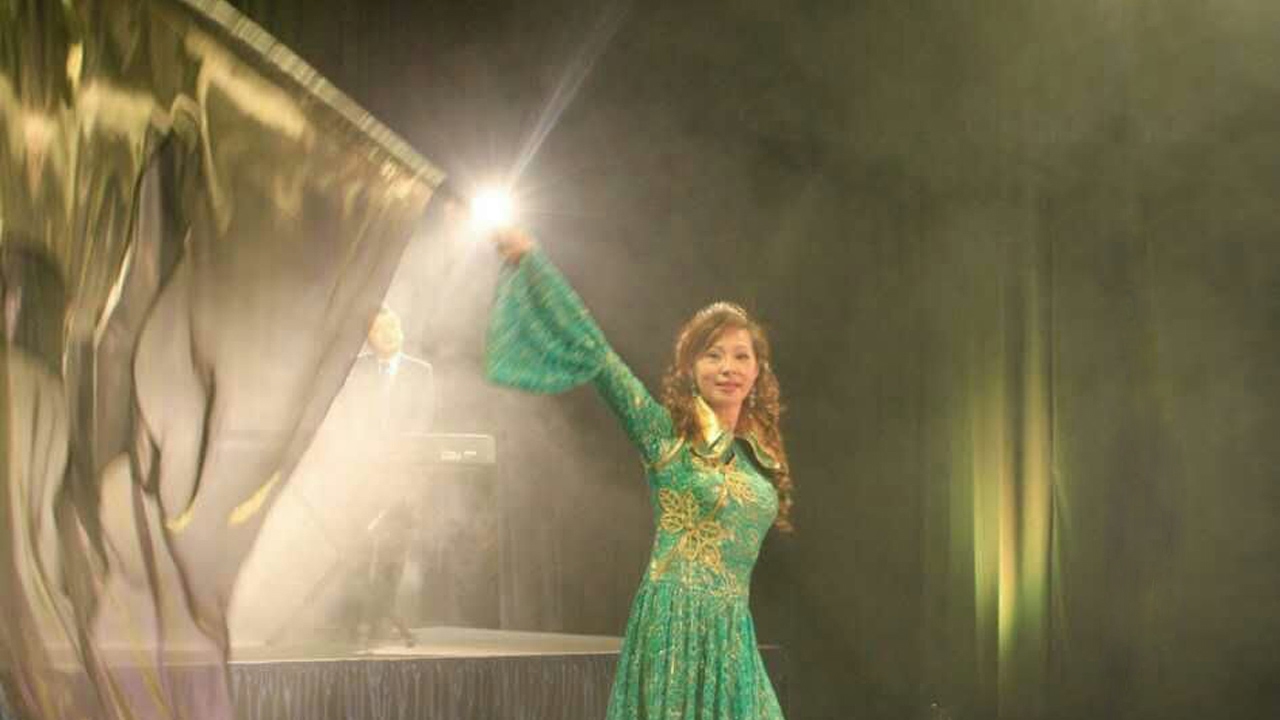 降下自由聖靈 / 旌旗舞蹈演出者Tirzah 得撒 / Tirzah 得撒新婦旌旗舞蹈列國事工