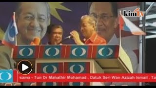 Gelagat Mat Sabu betulkan mikrofon Dr M dapat sorakan gemuruh