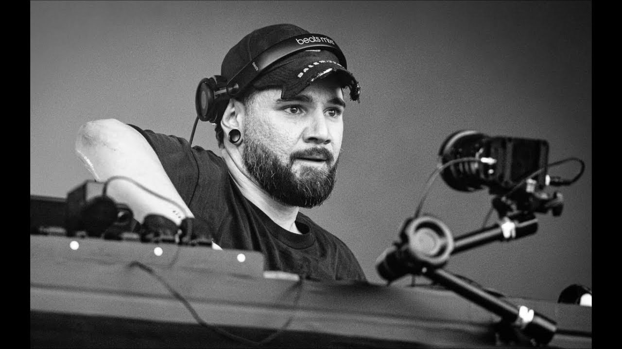 Hard In Da Paint vs. Laserbeam (Skrillex Lollapalooza) DK