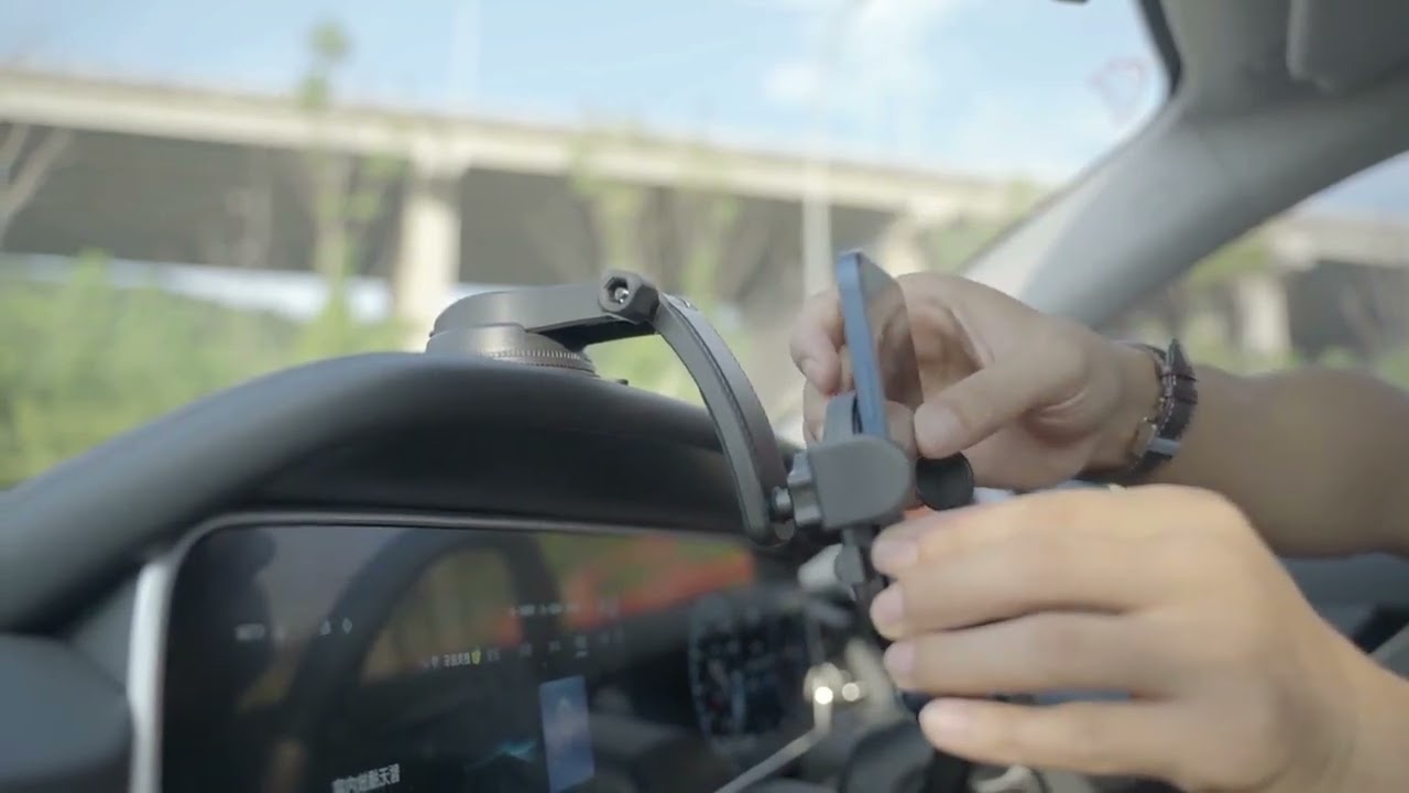 Universal Car Dashboard Phone Holder – Strong Adhesion, Adjustable | Fonomania UK