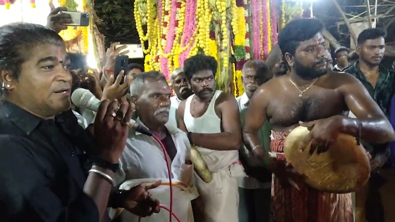  Makuda Vidivelli Sakthi Kannan Kombu Tappu King Kalaivanan hits the match ball together