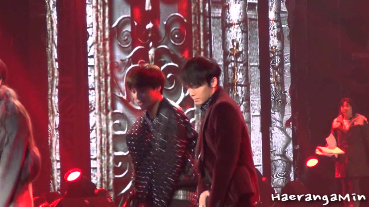 [Fancam] 121229 SBS 가요대전 Donghae Dance - SM the Performance
