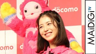 浜辺美波、おそ松さんらとの“共演”に喜び　「すごくうれしい」「NTTドコモ」新CM発表会2