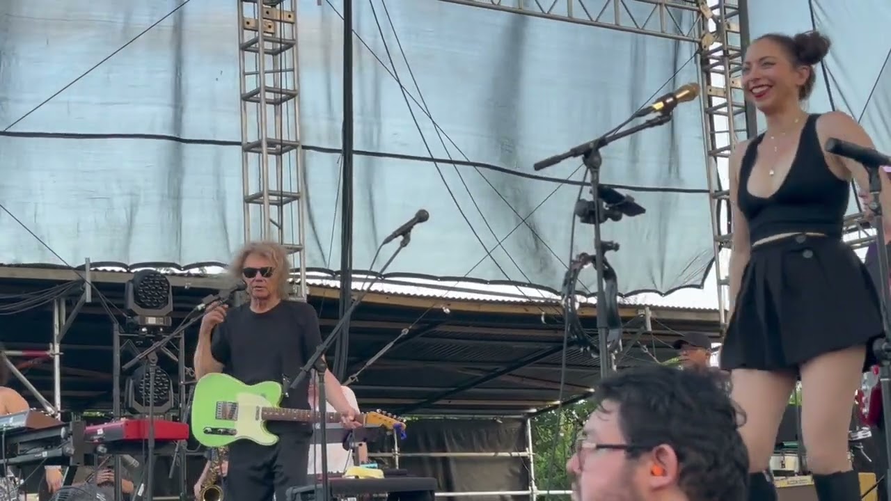 Jerry Harrison & Adrian Belew - Houses in Motion (Houston 06.16.23) HD