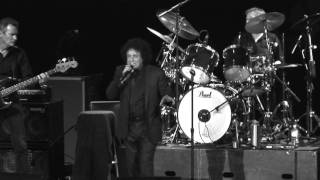 Video thumbnail of "More Than I Can Say - Leo Sayer Live '09"