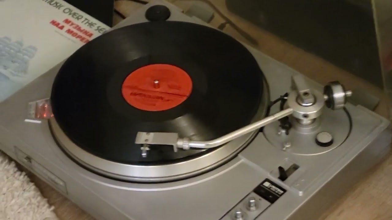 Проигрыватель Арктур 006 + ламповый усилитель + Monitor Audio Silver 500