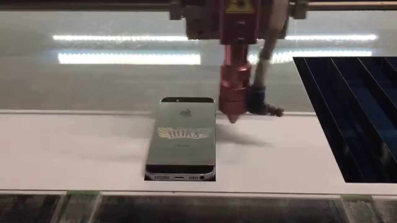 Гравировка на телефоне - YouTube