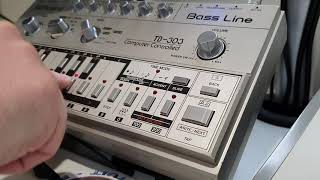 Roland TB-303 - quick!!