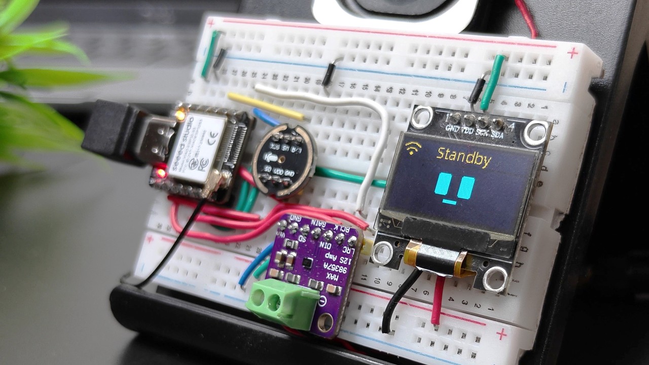 Я создал настольного робота с искусственным интеллектом на базе ESP32 (Xiaozhi + пользовательский...