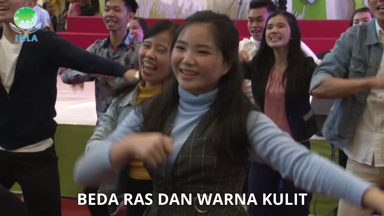 Flashmob Cinta Tanah Air Terheboh, KEREN BANGET!