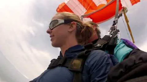 Sara Herrell Goes Skydiving  * June 22nd. 2013