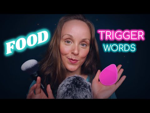 ASMR FOOD TRIGGER WORDS 🥗🍛🍩 mit BRUSHING SOUNDS in Gedämpften Licht | Sanft Geflüstert