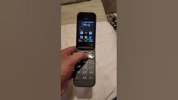Nokia 2720 Flip Phone