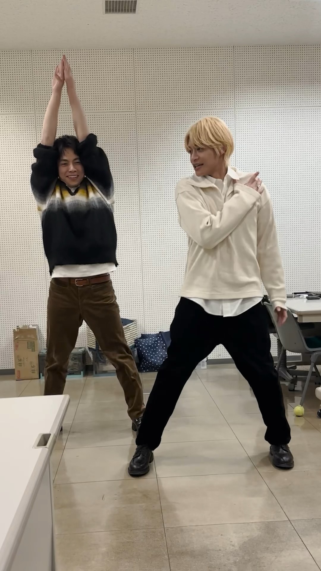 WEST. [Shige & Jun's Everyday] Practicing 