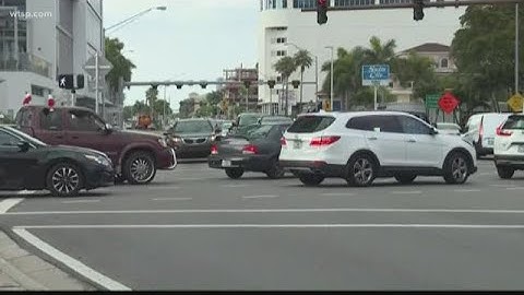 Sarasota police crack down drivers blocking intersections amid spring break season
