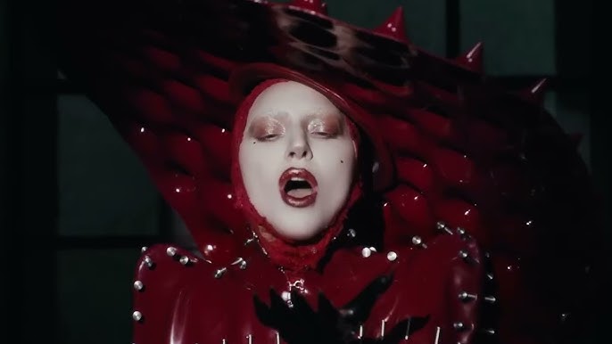 Леди Гага сиқырды сорады