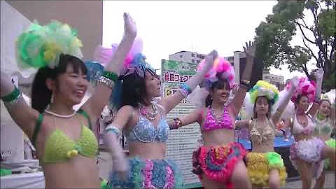 神戸サンバフェスタで超人気サンバ隊が港で大はしゃぎ Vivaサンバ Mp3