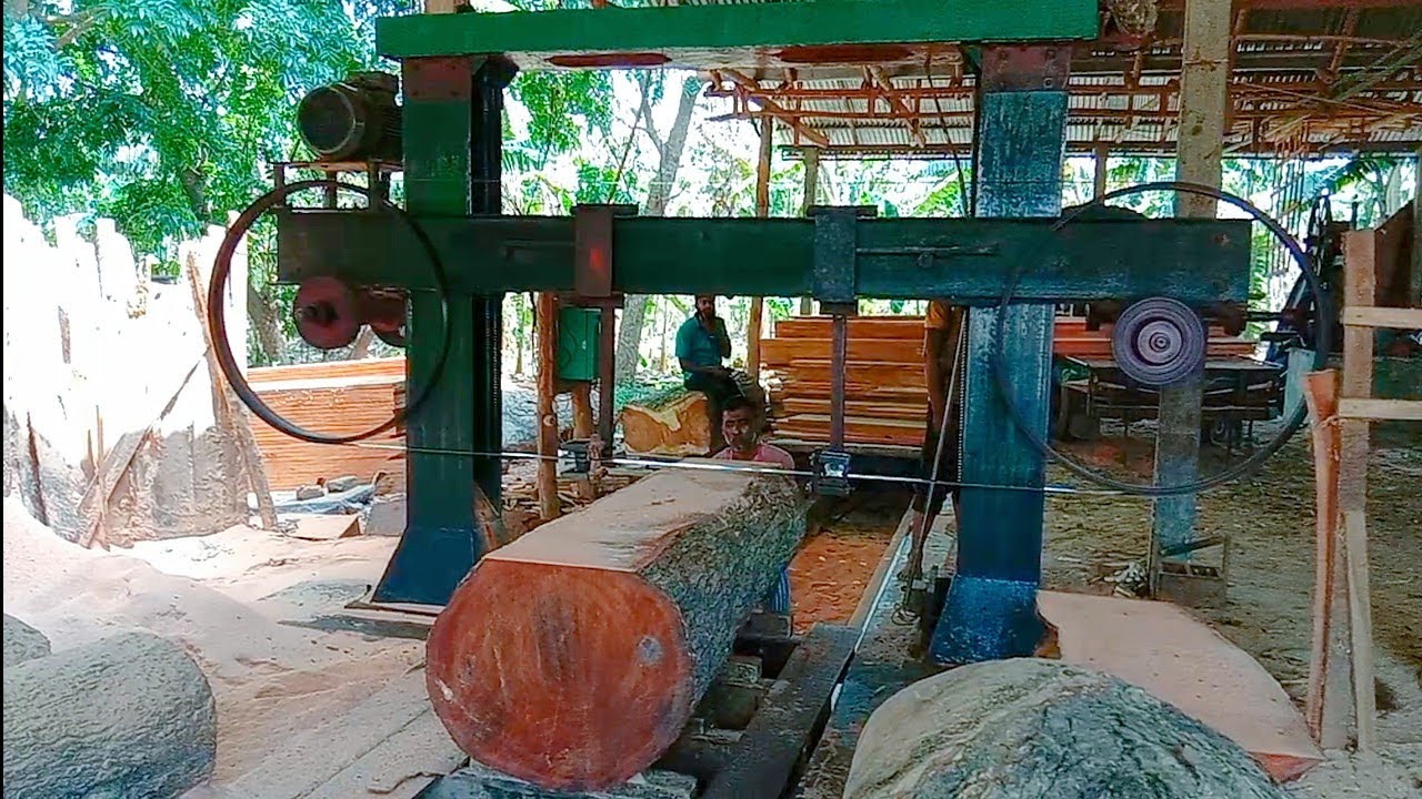 Amazing Horizontal Band sawmill machine cutting big log very fast - YouTube