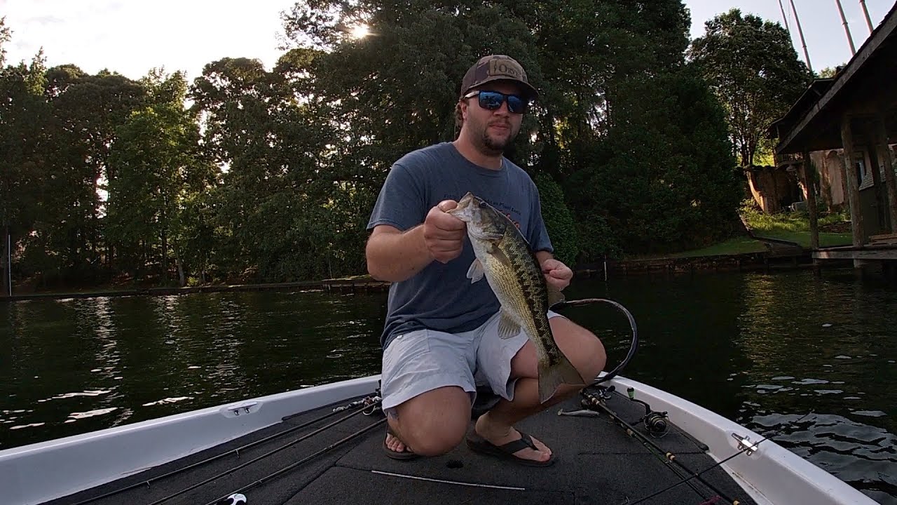Lake Martin Alabama Bass Fishing: Finesse Fishing Docks