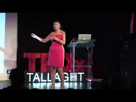 علم و هنر ساختن داستان شما: مورین گافنی در TEDxTallaght 2012