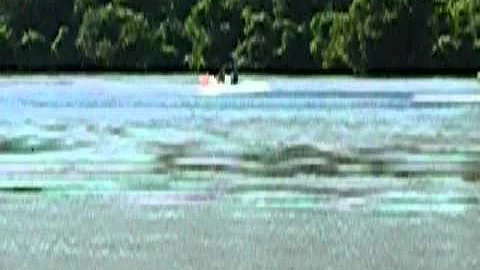 Hydrostream VKing on the Missouri River Kansas City