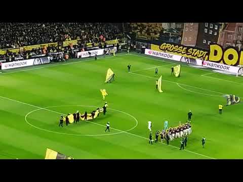 ドルトムント 選手入場 Heja BVB