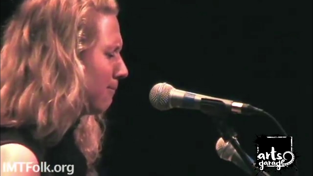 Victoria Vox: One Woman Band