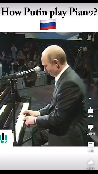 Putin vs Zelensky playing Piano