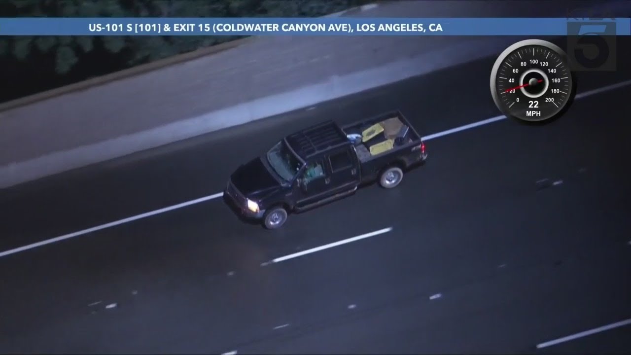 Officers chase suspect in dangerous pursuit through L.A. County - YouTube