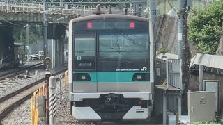 【4K高画質】【E233系13編成 TK入場回送(車体保全・機器更新)】E233系2000番台マト13編成の回送電車と田端操車場付近ですれ違うシーン(回8990M)2025.9.19