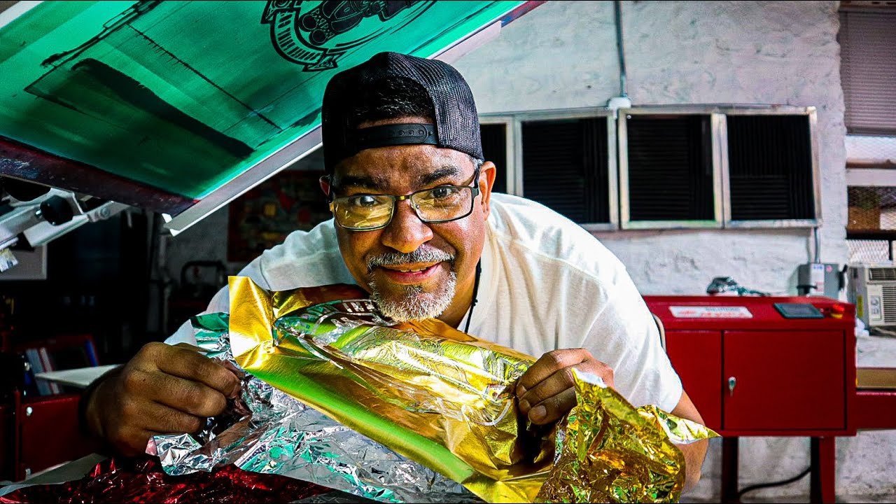 4 способа трафаретной печати металлической фольгой на футболках.