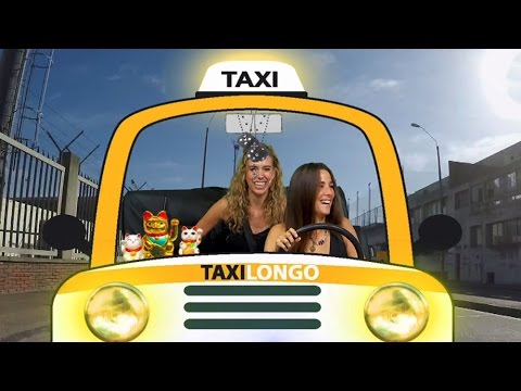 Juana Viale y Victoria Césperes en el Taxilongo