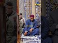 والد الشيخ محمد القلاجي يساند ابنه ويستمع لقراءته بعد فوز عمرو علي ببرنامج دولة التلاوة
