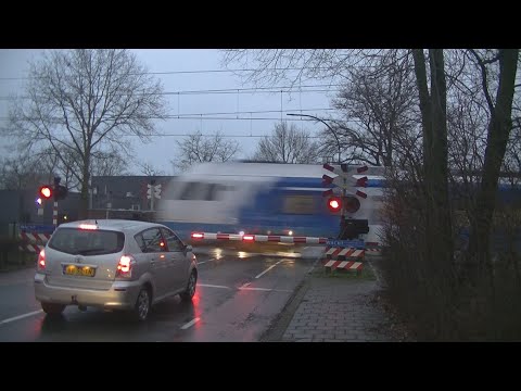 Spoorwegovergang Borne // Dutch railroad crossing