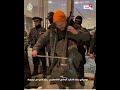موسيقي يعزف النشيد الوطني الفلسطيني بمركز فني في نيويورك موسيقي يعزف النشيد الوطني الفلسطيني بمركز فني في نيويورك