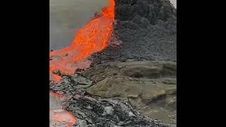The moment the Fagradalsfjall volcano collapses 🌋🌋🌋