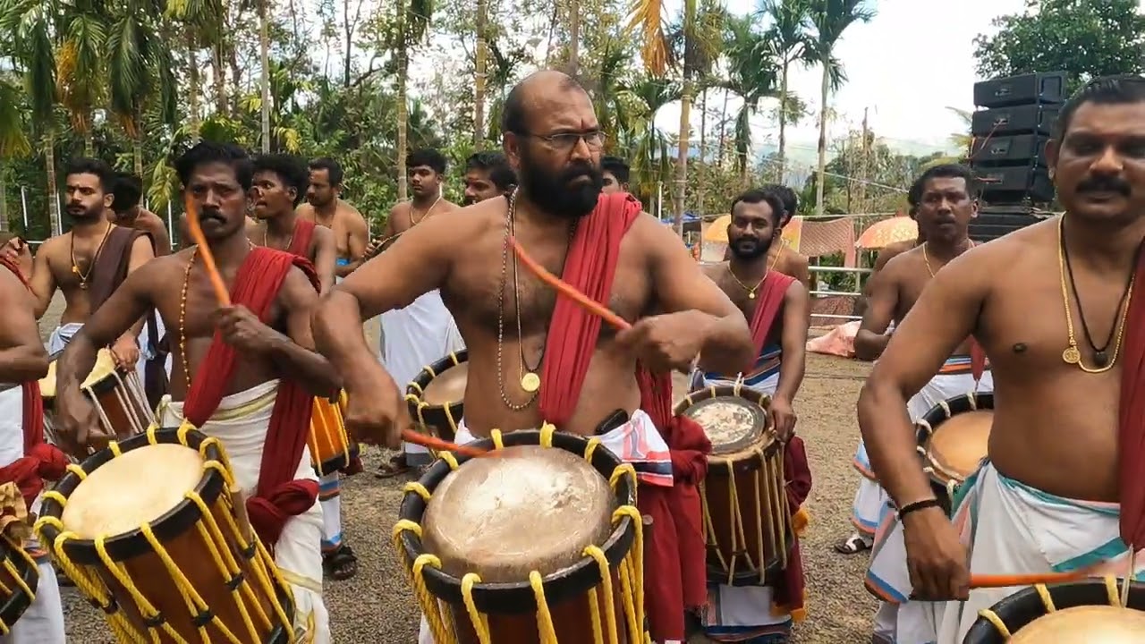 പഞ്ചാരി മേളം......മുരളി ആശാൻ...