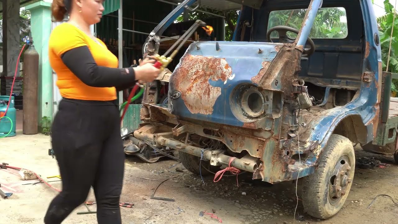 FULL VIDEO TIMELAPSE : REPAIR RESTORATION DAMAGED CAR. MECHANICAL ENGINEERING \ Blacksmith Girl