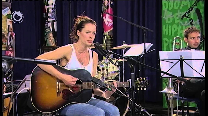 Amy Belle (UK) -  live yn Noardewyn Omrop Frysln