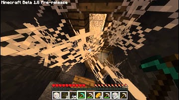 [Minecraft 1.8] 12 Minutes of exploring an abandoned mine shaft