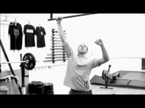 Jamie does Fran in 2mins 47 at Crossfit Central Ma...