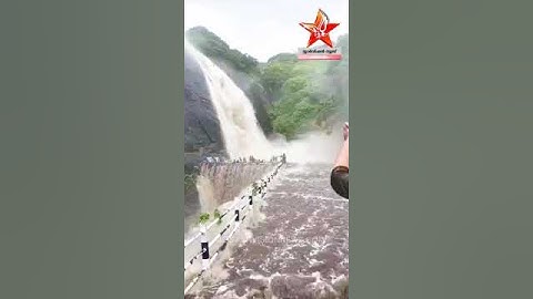 കുറ്റാലം വെള്ളച്ചാട്ടത്തിൽ മിന്നൽ പ്രളയം | Lightning flood in Tenkasi pazhayakutalam waterfall