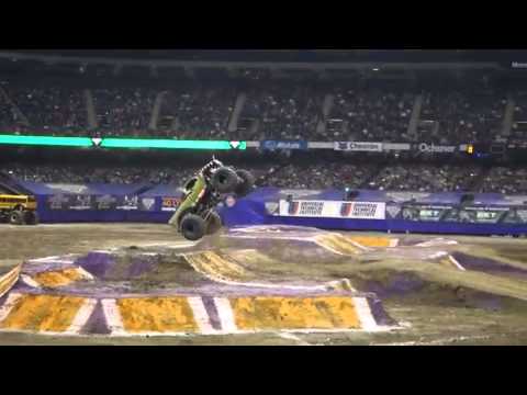 monster-jam---new-orleans-2015-highlights