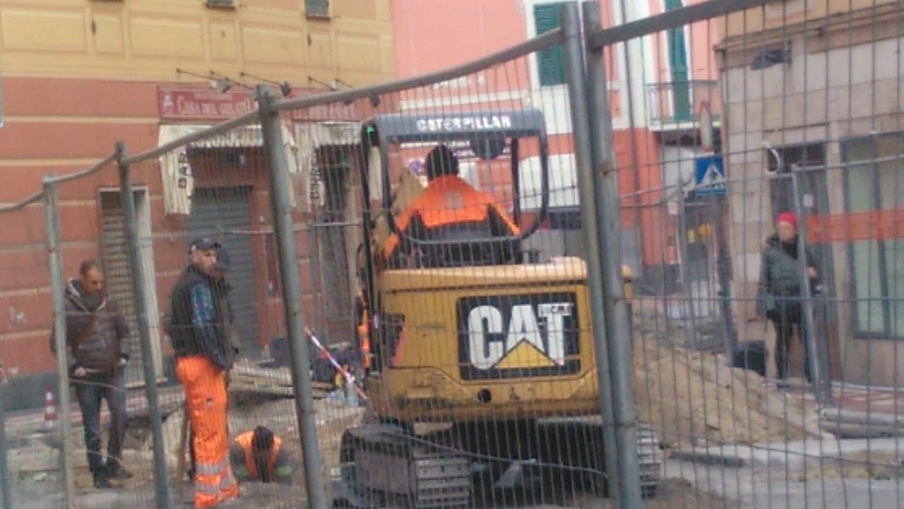 Lavori di scavo a Finalpia