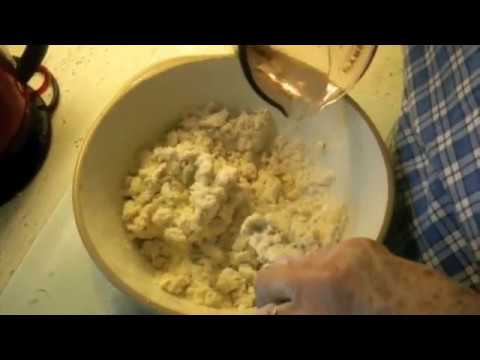 Video: Paano Gumawa Ng Masarap, Crispy Pastry Para Sa Mga Pasties