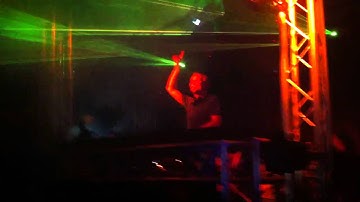 Avicii - Drowning live @ London Music Hall