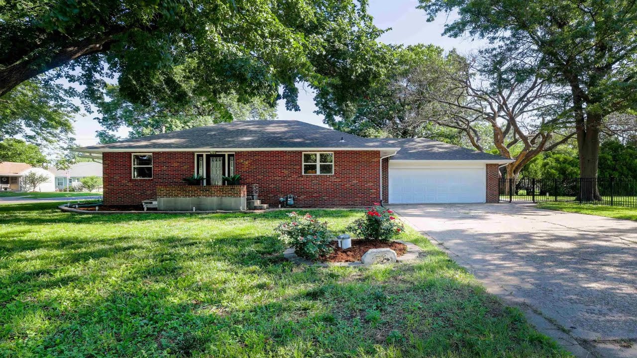 NEW LISTING: 320 S 3rd St Colwich KS 67030