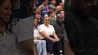 Queen Latifah & Shaq Court Side 👀🔥